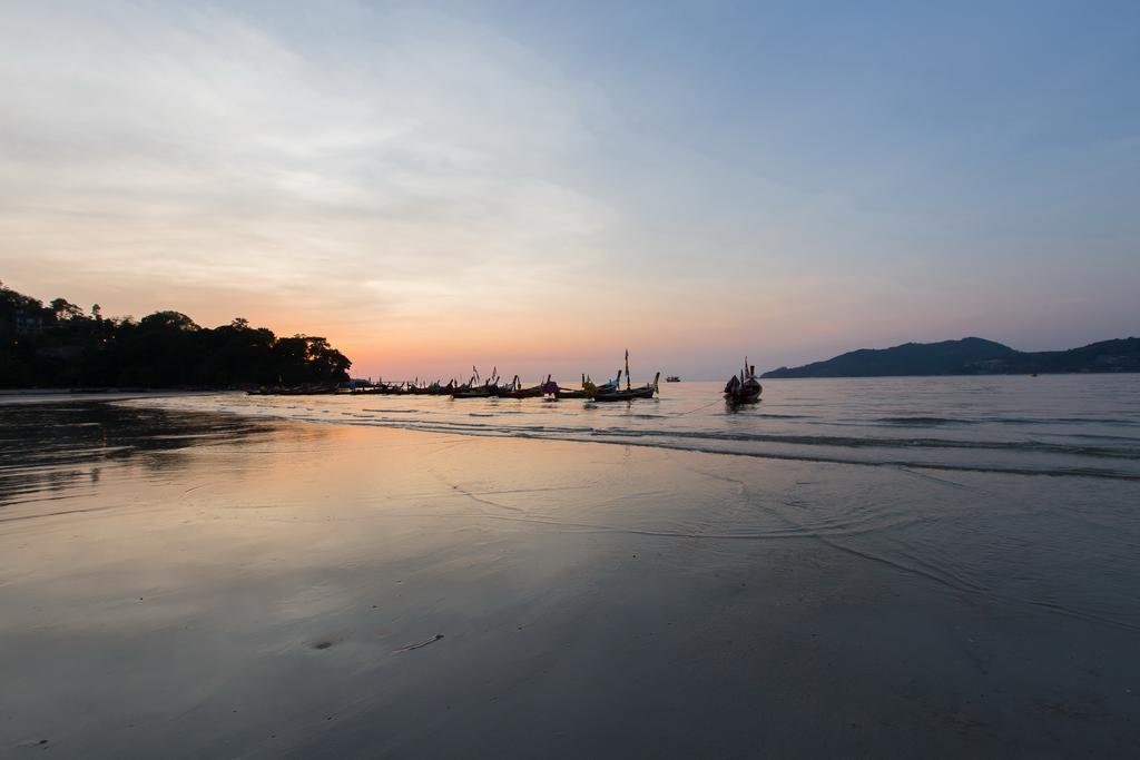 Phuket Patong Swiss Hotel Beach Front מראה חיצוני תמונה