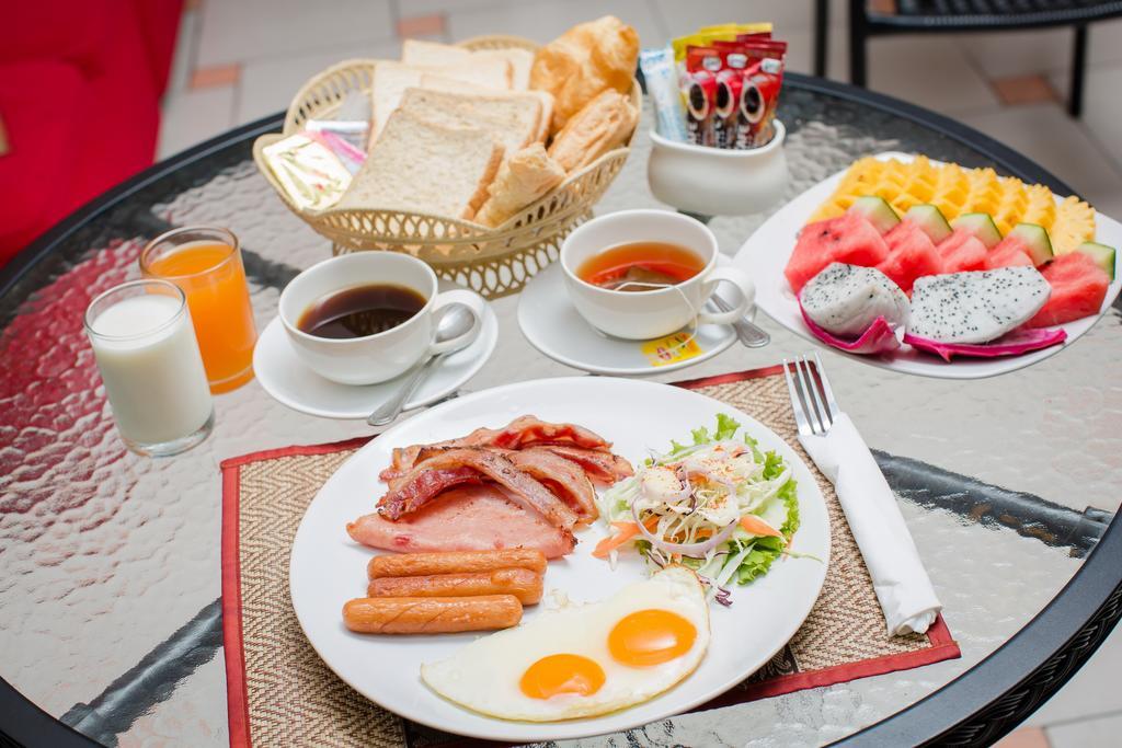 Phuket Patong Swiss Hotel Beach Front מראה חיצוני תמונה